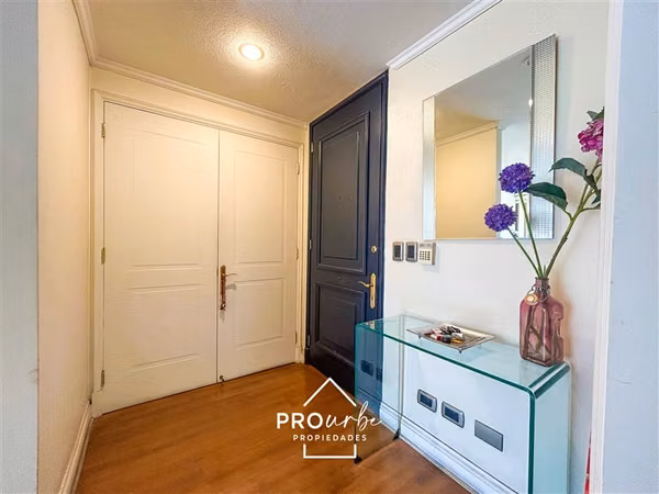 Departamento en venta de 2 dorm. en Las Condes