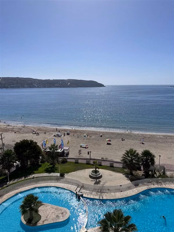 Departamento de 3D y 2B en Playa la Herradura / Coquimbo