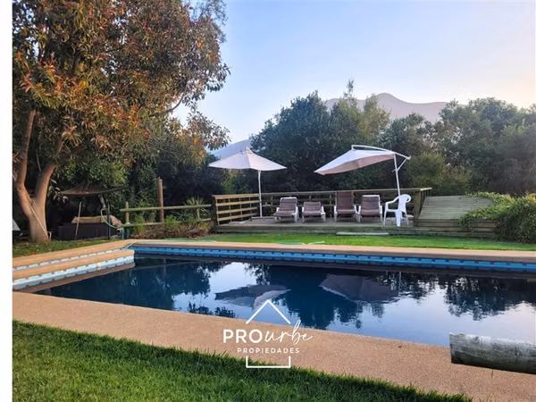 Parcela con gran casa Condominio Altos de Olmué