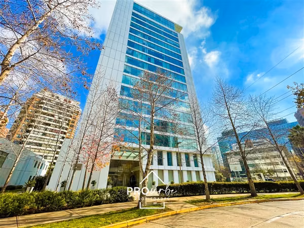 Oficina en venta Metro Manquehue uso estético/médico