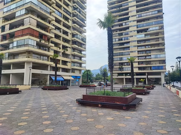 Departamento en venta de 3 dorm. en Las Condes