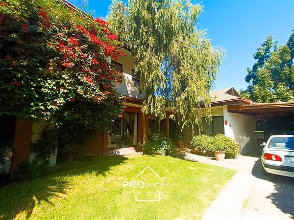Casa en venta de 5 dorm. en La Reina