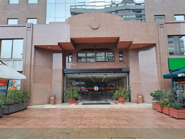 Oficina, recepción, privado, baño, estac. en C.Financ. Vitac