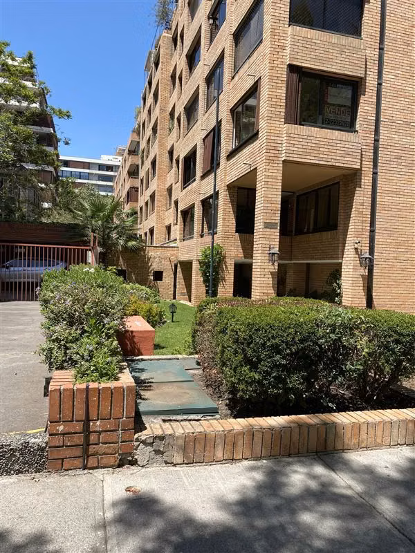 Departamento en venta de 3 dorm. en Las Condes