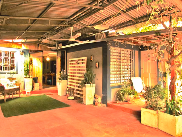EN VENTA AMPLIA CASA, LA FLORIDA, $ 135 MILLONES