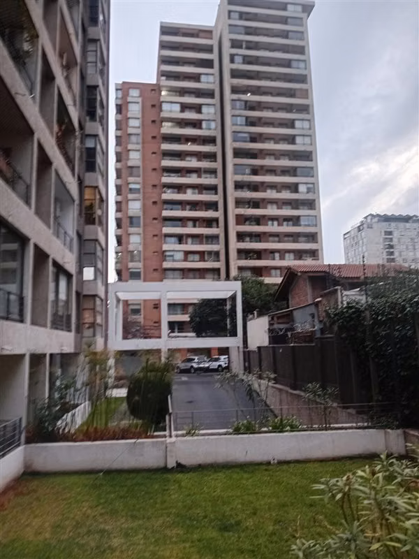 EXCELENTE Departamento ,Recibos, 3 dormitorios , escritorio