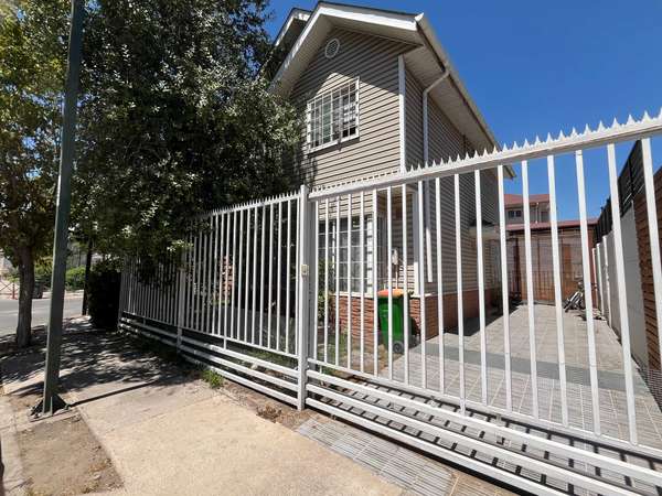 A VALOR REBAJADO! Casa con Piscina 3D 3B 2E!  (152277)