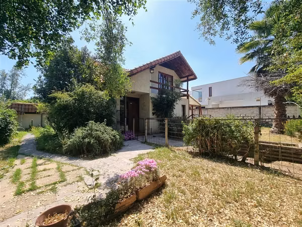 Casa en venta de 4 dorm. en La Reina