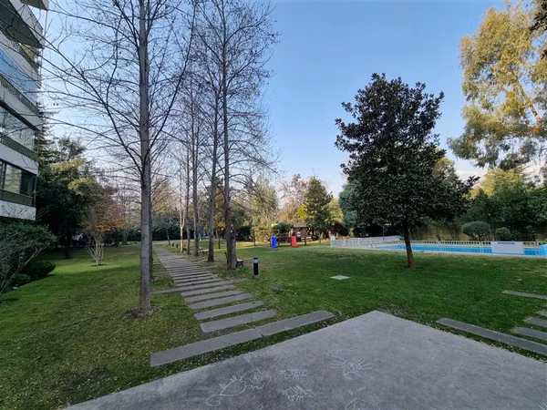 Departamento en venta de 4 dorm. en Las Condes