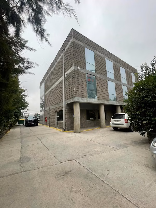 Arriendo edificio a empresa area comercial