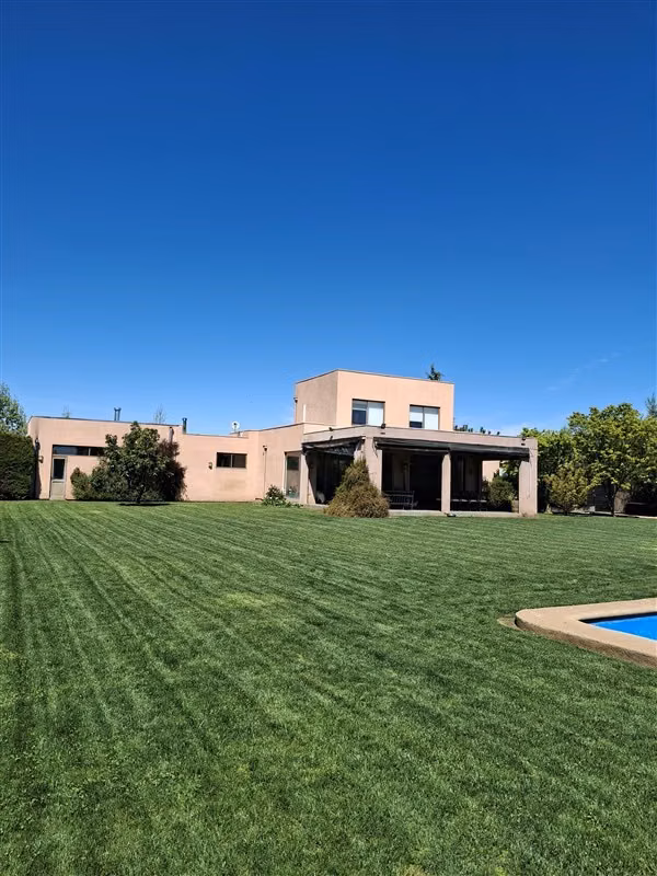 Casa en condominio venta de 4 dorm. en Talca