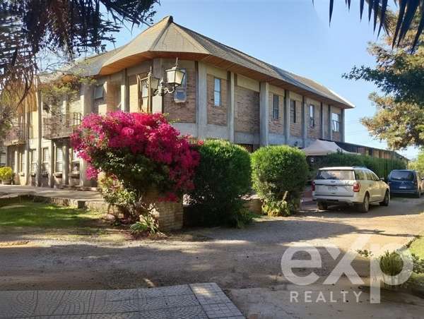 Casa en venta de 8 dorm. en Padre Hurtado