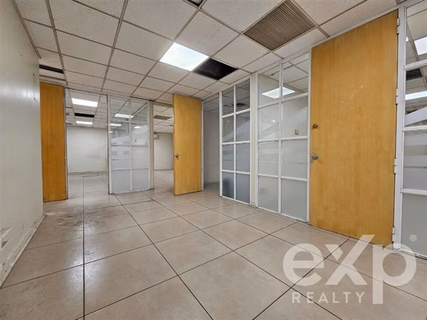 Oficina Comercial en Arriendo El Golf 331,72 m2