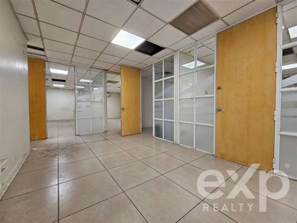 Oficina Comercial en Arriendo El Golf 331,72 m2