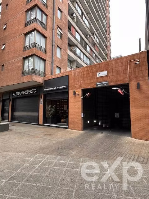 Estacionamiento en venta en Providencia