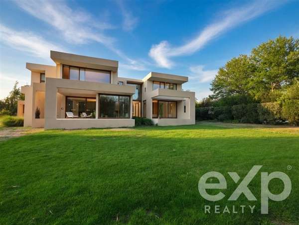 Casa en Venta Hacienda de Chicureo 320 m Terreno 1.500