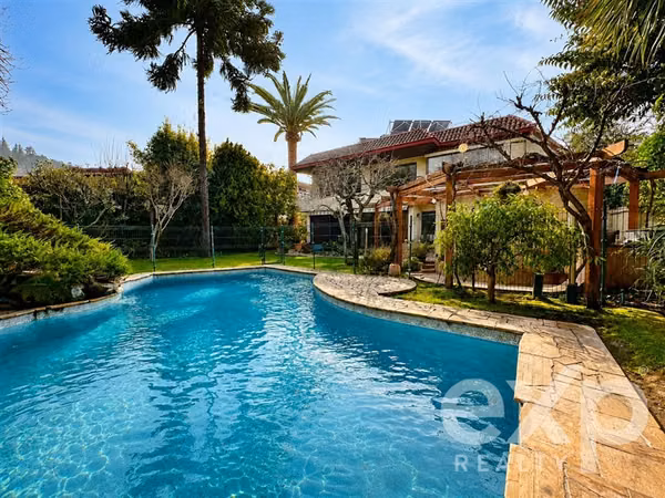 Exclusiva Casa en Pedro de Valdivia Norte 850 m de Terreno