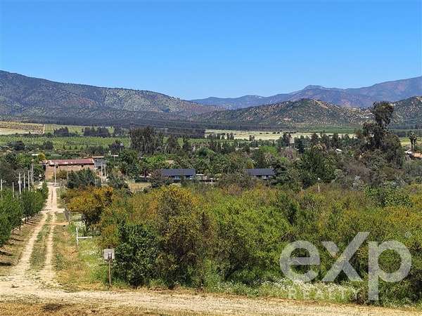 Parcela 5.470 m2 se vende en Olmué. Luz, agua y rol propio.