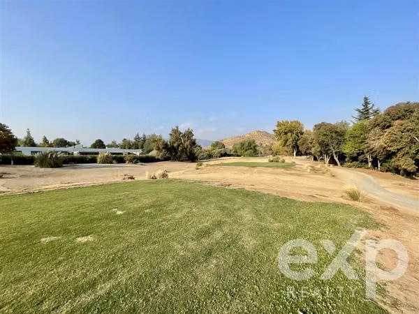Sitio en venta Las Brisas de Chicureo 2.800 mts2 Vista Golf