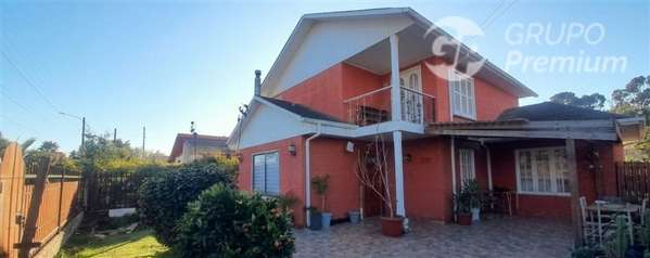Hermosa Casa en venta de 4 dorm. en Algarrobo