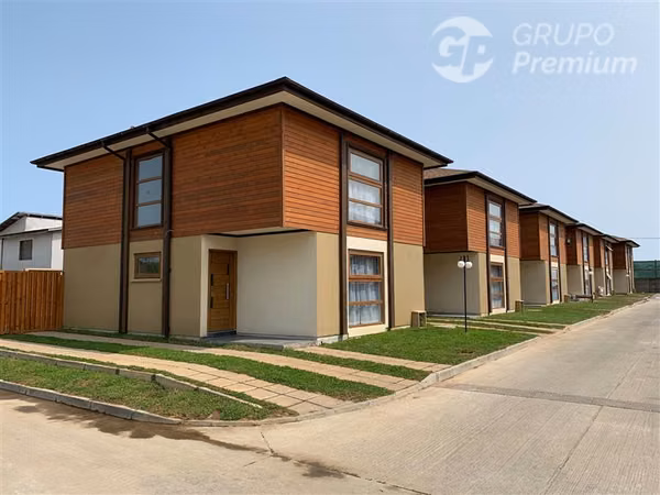 Vende casa, Condominio Pulmahue (4D+3B)