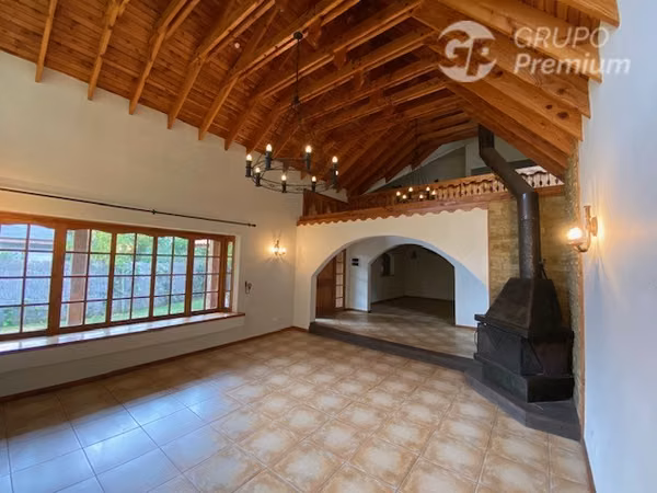 Casa arriendo de 4d 4b 14e hermoso entorno natural Peñaflor