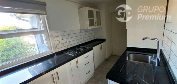 VENDO CASA CASI NUEVA AISLADA, 3D, 2B, 2E, REJA Y PATIO AMPL