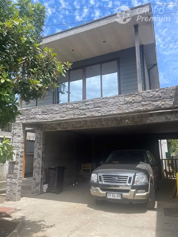 Casa en venta 4D+3B+Est+patio Escuadron Asentamiento Coronel