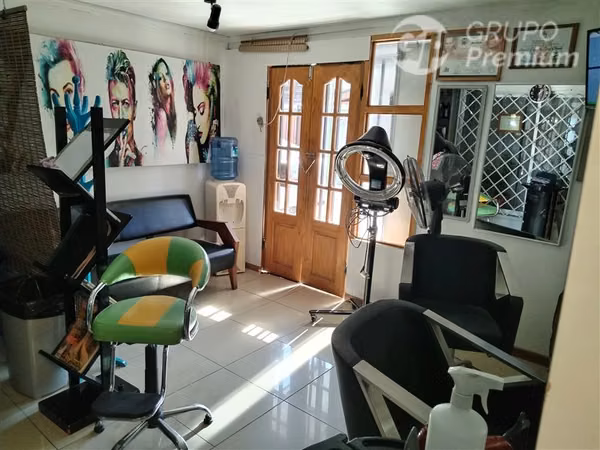 Casa en venta de 5 dorm. en La Cisterna