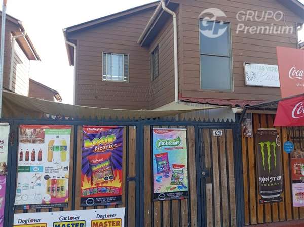 Casa en venta de 2 dorm. 2 baños con almacén en Quillota