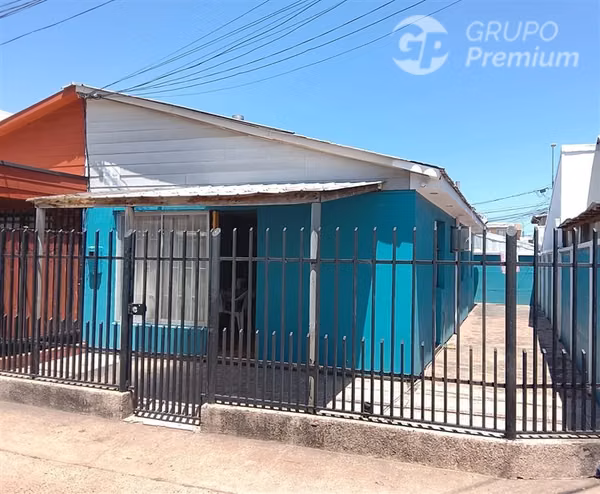 Casa en venta de 3 dorm. en Coronel