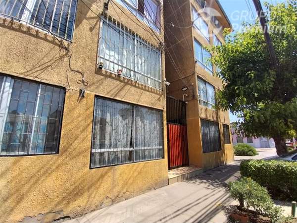 Departamento venta primer piso de 2 dorm. en Quinta Normal