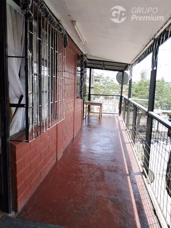 Depto 2 Dormitorios con locomoción y servicios a la puerta