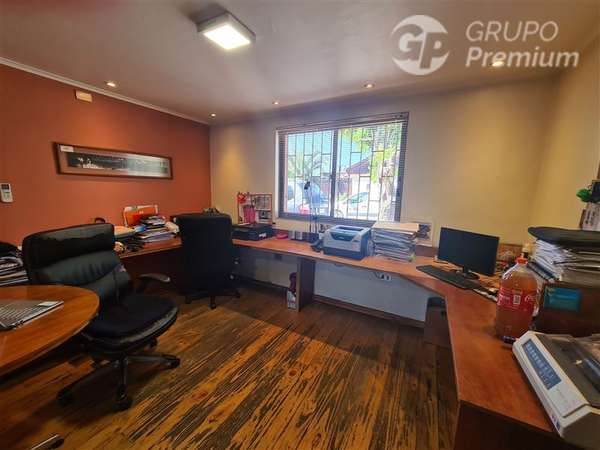 Casa en venta en La Cisterna uso habitacional u oficinas