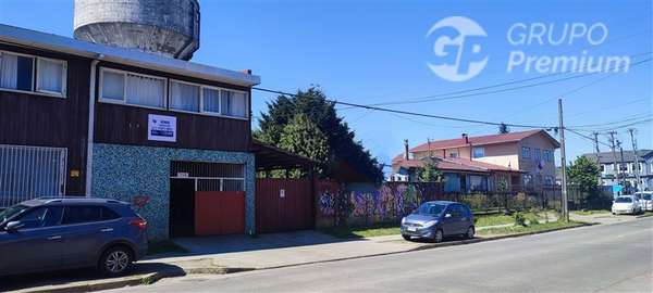Se vende Propiedad calle Errázuriz con potencial comercial.