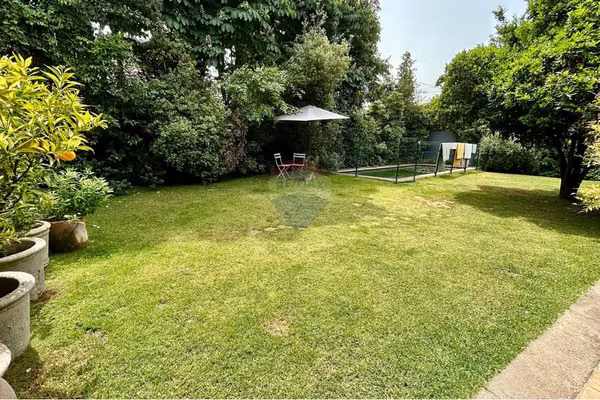 Casa en la dehesa con gran jardín