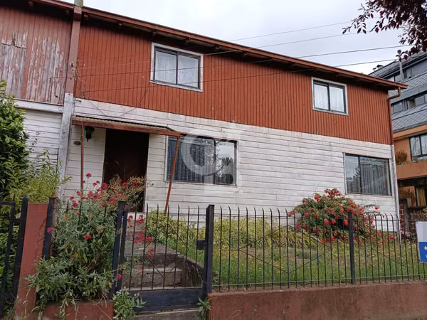Casa Estratégica: Ideal Empresas amplio patio y  céntrica