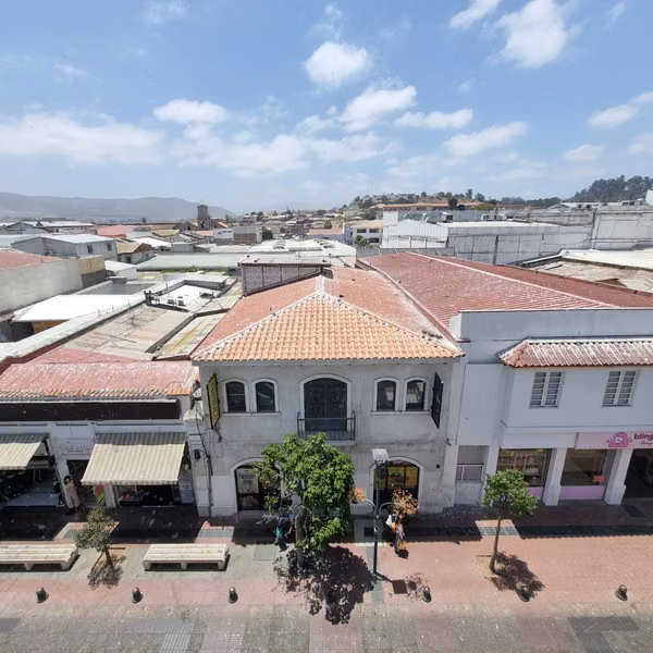 AMPLIA OFICINA EN ARRIENDO EN EL CENTRO DE LA SERENA, CALLE OHIGGINS EDIF. FLORENCIA | 23 m² con Internet Incluido