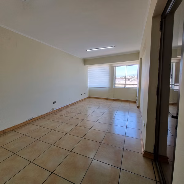 EN EL CENTRO DE LA SERENA, CALLE OHIGGINS ARRIENDO OF. 33-34 EDIF. FLORENCIA | 42 m² con Internet Incluido