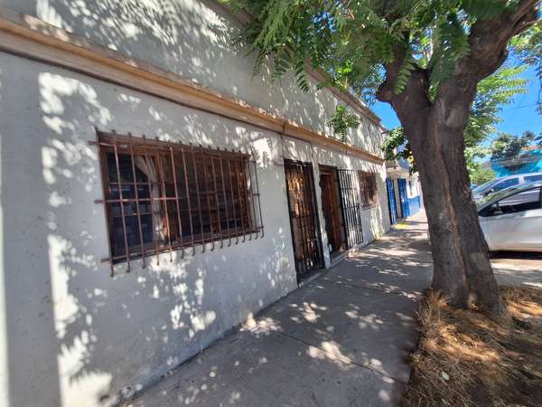 Casa con terreno, negocios  (153284)