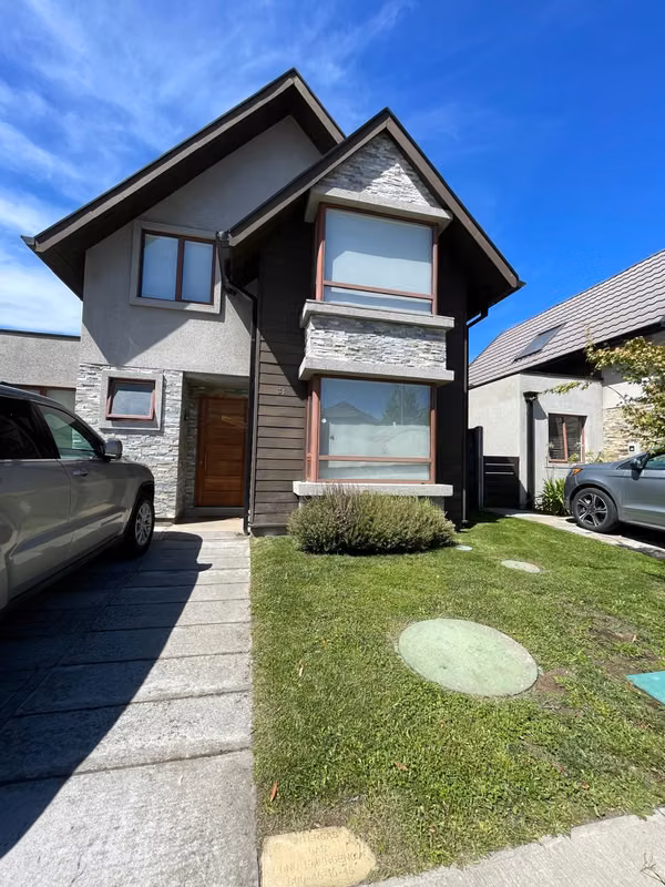 SE VENDE HERMOSA CASA
