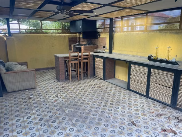 Casa en arriendo de 3 dormitorios 3 baños en La Reina