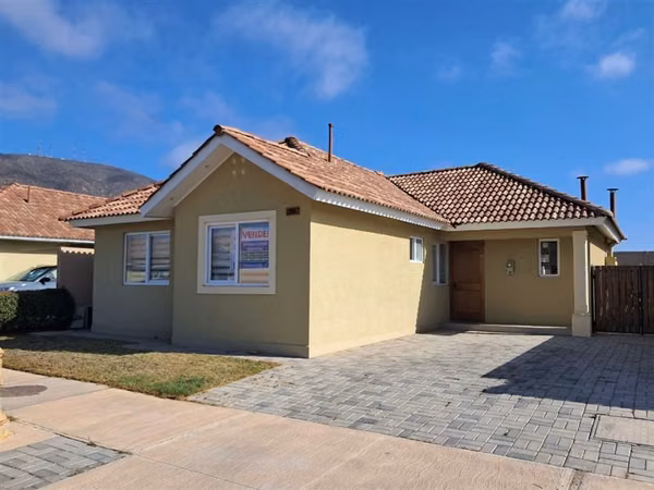 Casa en Venta Condominio Serena Oriente 3D/2B