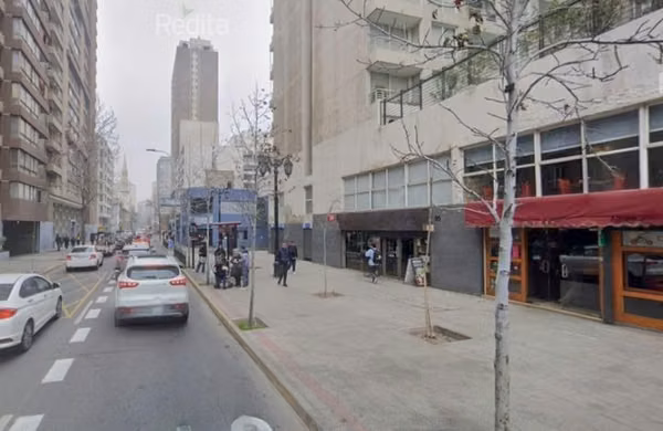Local 203m2 en pleno Santiago Centro