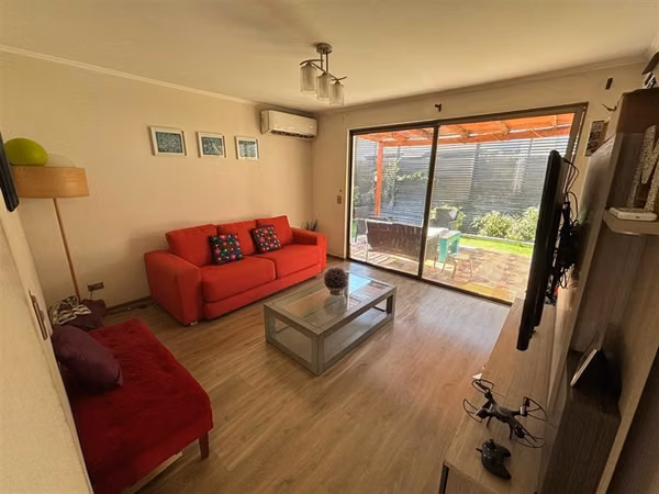 Casa en venta 4 dorm en Huechuraba dentro de condominio