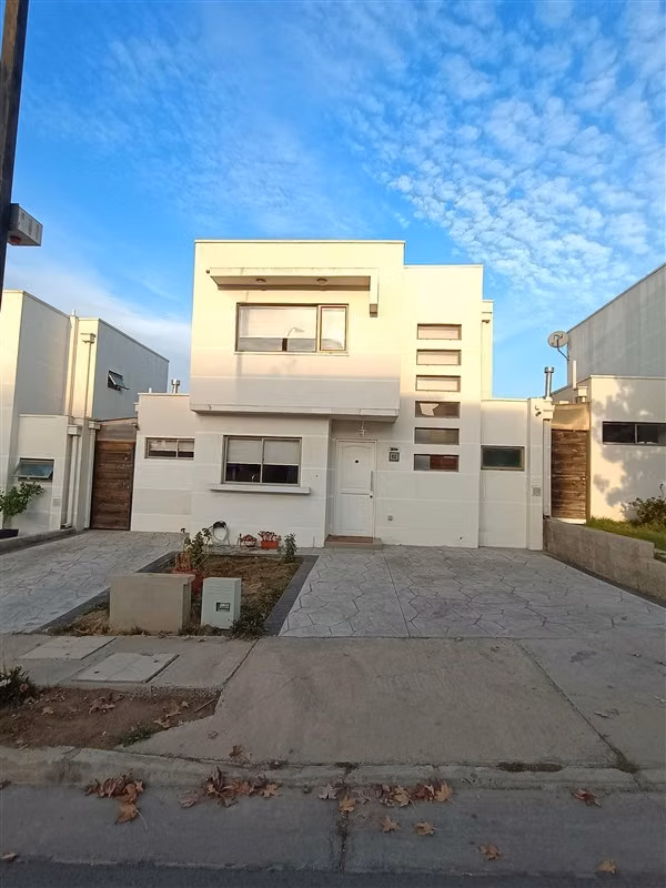 Casa en venta de 3 dorm. en Villa Alemana