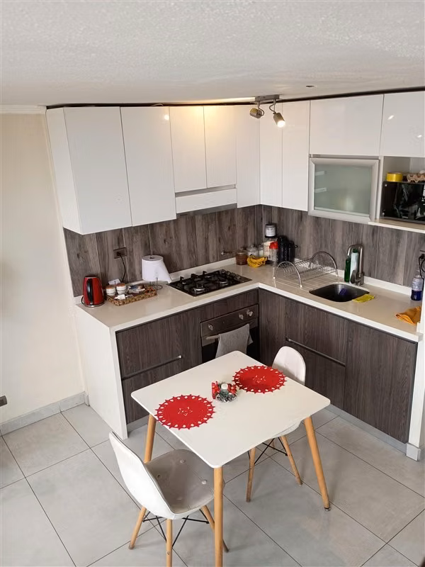Venta cómodo depto duplex 1 dorm. cerca metro Pza Chacabucoo