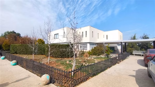 Casa en venta de 7 dorm. en Colina