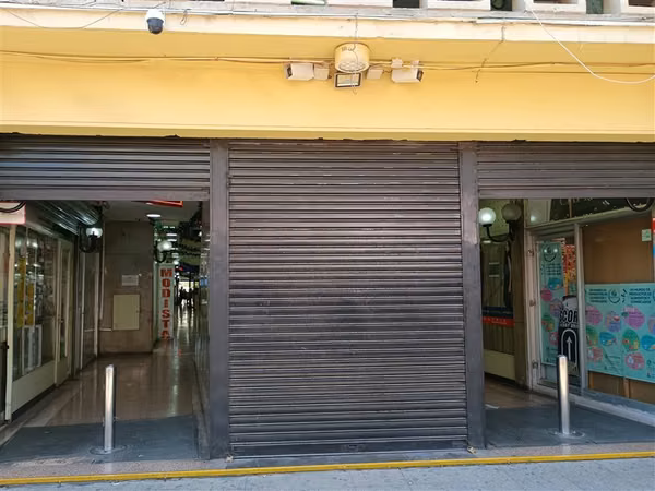 OPORTUNIDAD! Venta amplio local comercial en Santiago centro