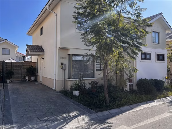Casa en venta de 3 dorm.3 baños en Padre Hurtado